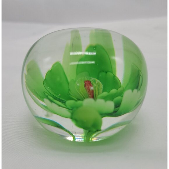 Handcrafted Green Floral Glass Paperweight Vintage Desk Decor - Picture 9 of 13